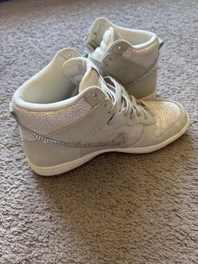 Nike sparkle high top women’s 7.5